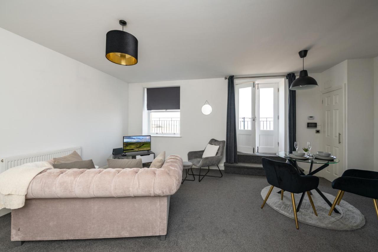 The Croston Balcony Apartment- Morecambe Central Promenade, Beach Front And Sea Views Luaran gambar
